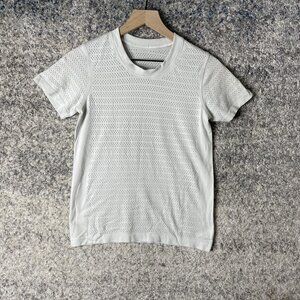 Lululemon Shirt Mens Small Light Gray Perforated Ventilated Athletic Running Tee